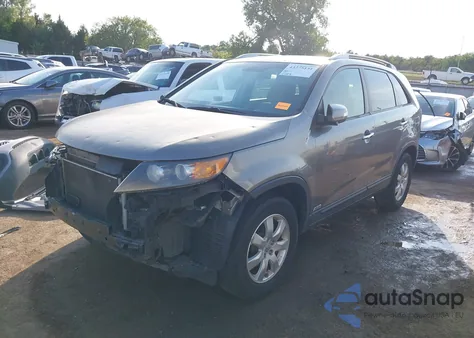 2013 Kia Sorento Lx V6 z USA, uszkodzony, nr VIN 5XYKTDA28DG388439